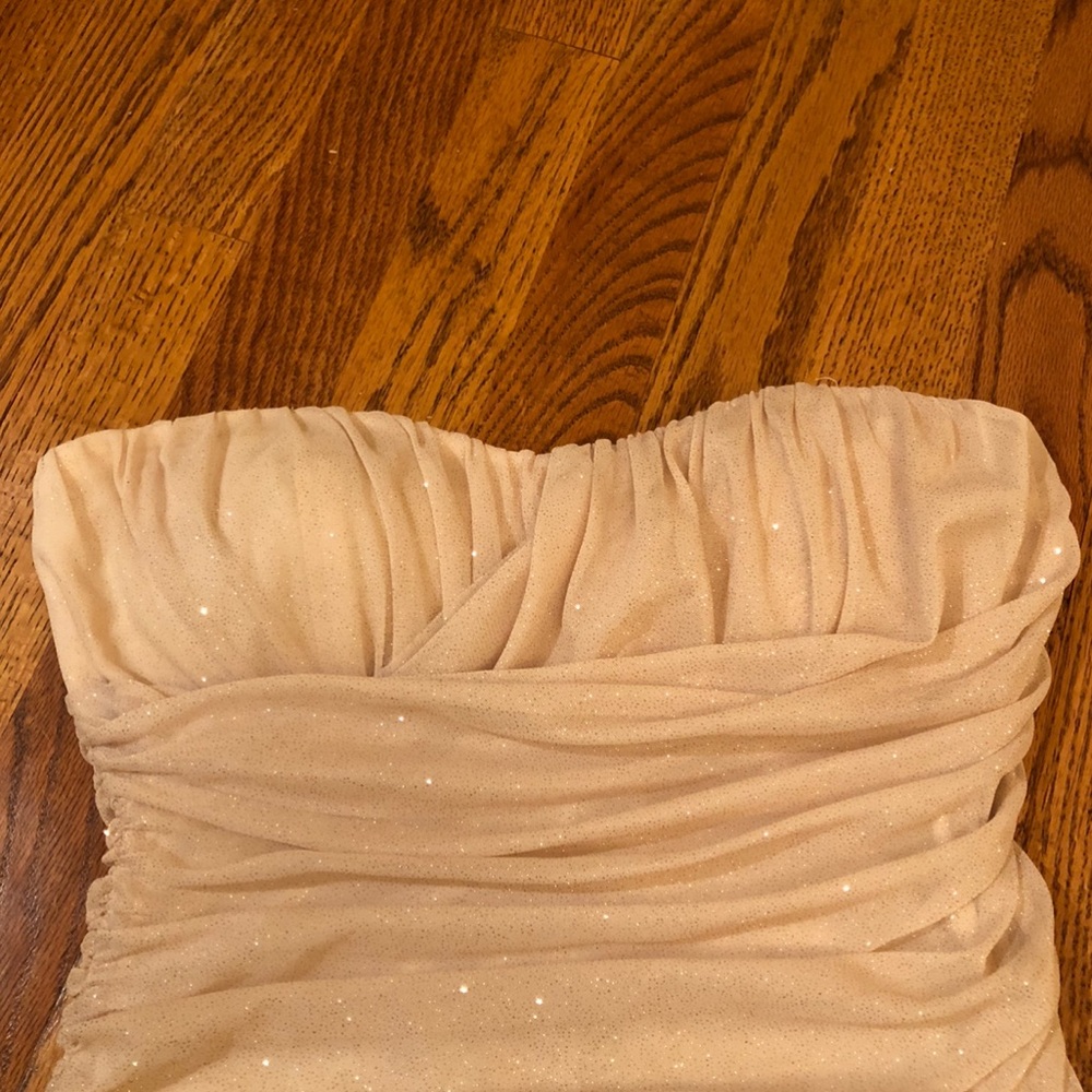 Speechless 🤩 Gold Body-con Metallic Mini Dress - Picture 8 of 8